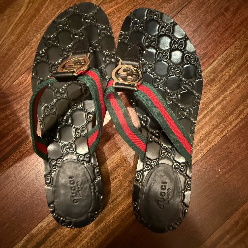 Gucci Black and Green Sandals